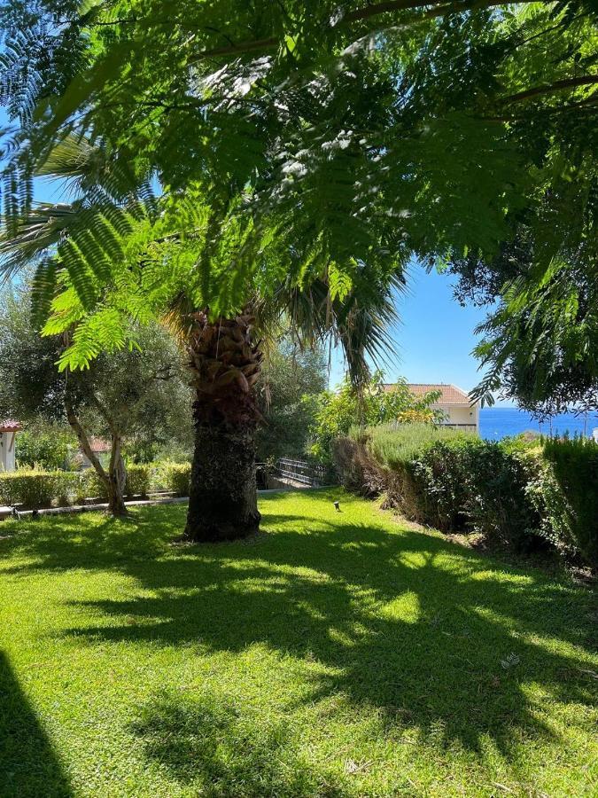 Villa Βianca In Sithonia Gerakini Exteriör bild